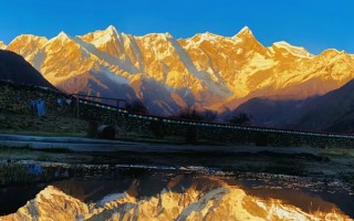 跟团去西藏旅游9天多少钱？两个人报团去拉萨一般多少钱？