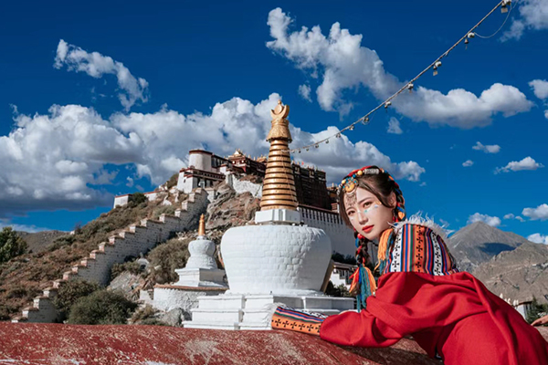 西藏旅游要多少钱