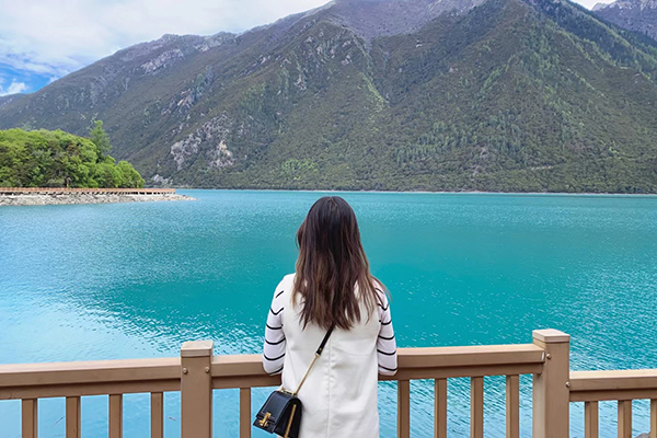 三个人去西藏跟团旅游多少钱