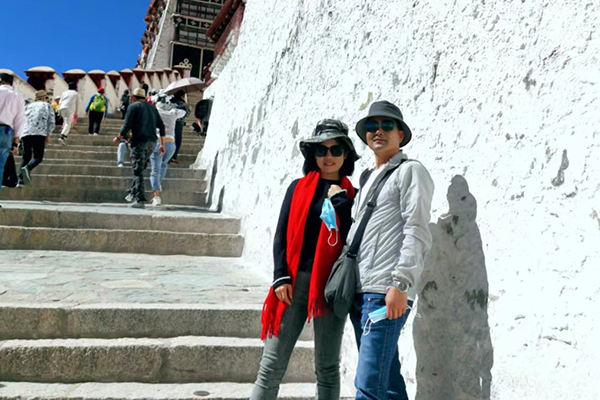 济南到西藏去旅游多少钱