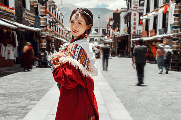 一般盐城去西藏要多少钱